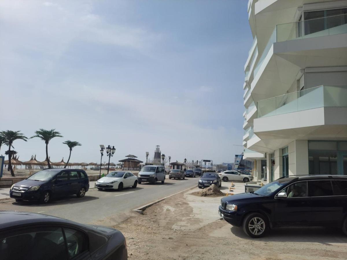 Beach Residence 10 Metri Pana La Plaja Năvodari Extérieur photo